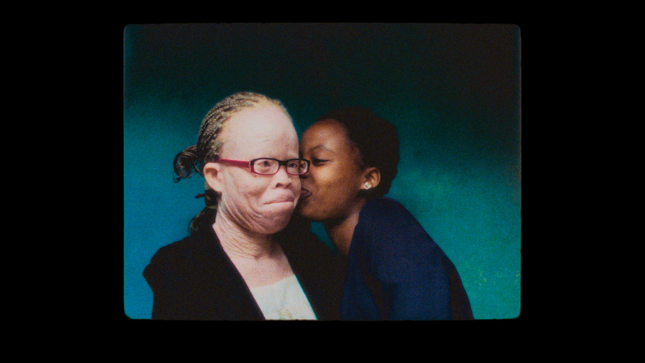 The kids look at the sky - Häns - -