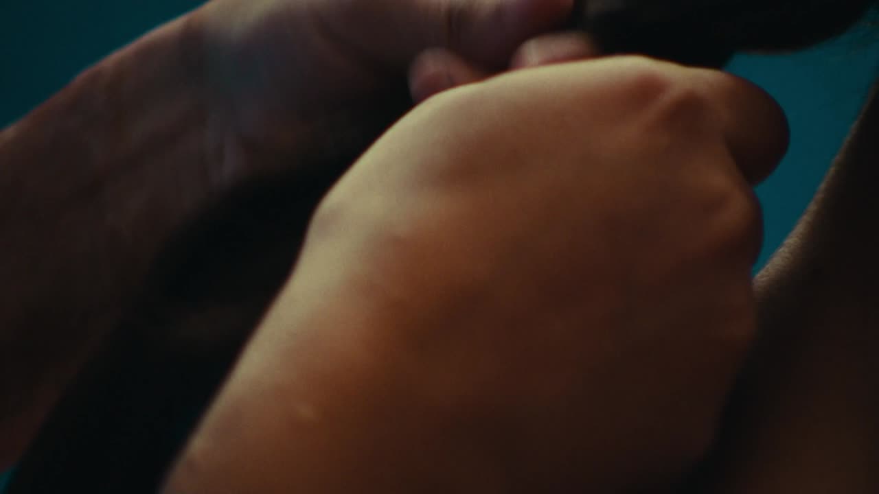 Closing The Gap - Papaya Films - RESURGE INTERNATIONAL