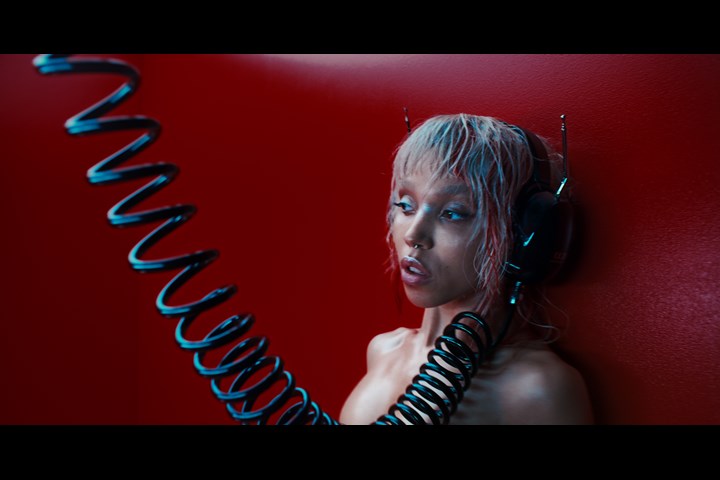 Perfect Stranger - Young Recordings - FKA Twigs