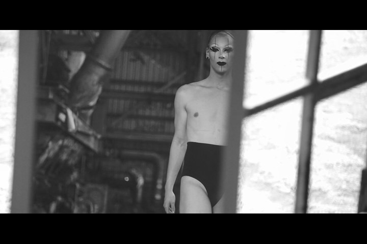 Queens behind the Scenes. - Vyra Productions -