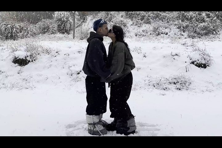 Otro Beso - - Rosalía