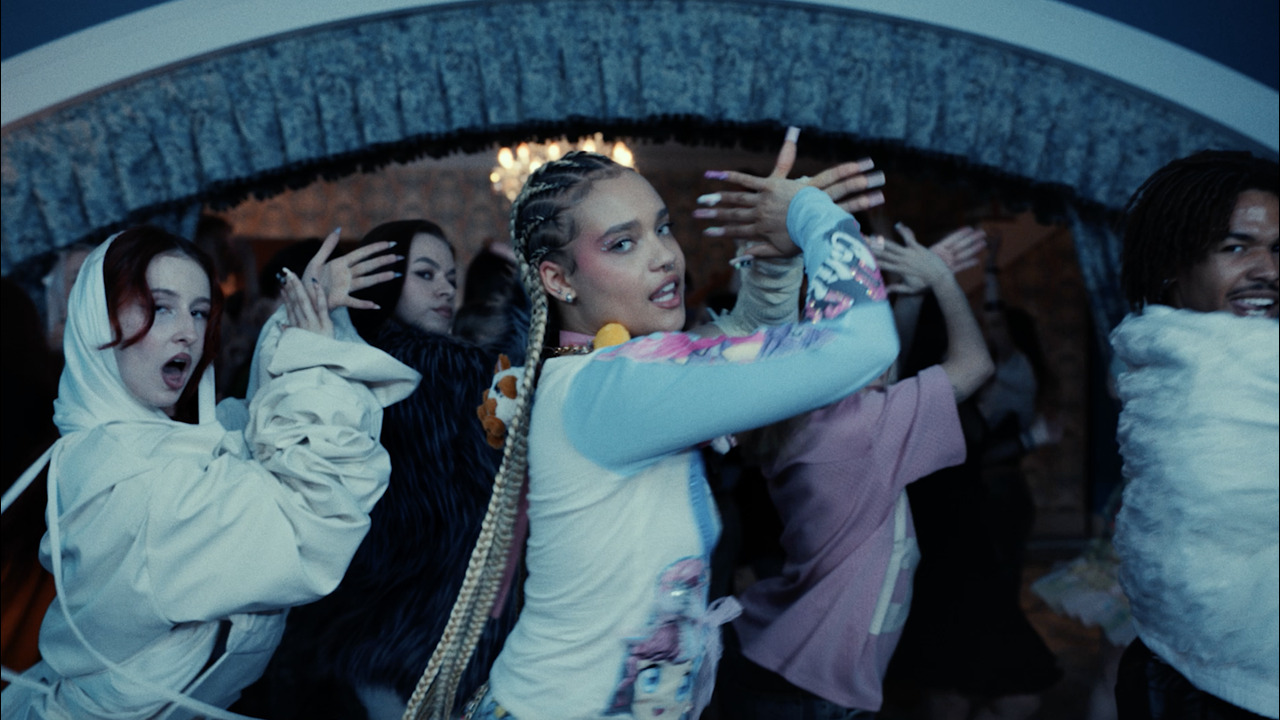 Kiki - Papaya Films - Sara James