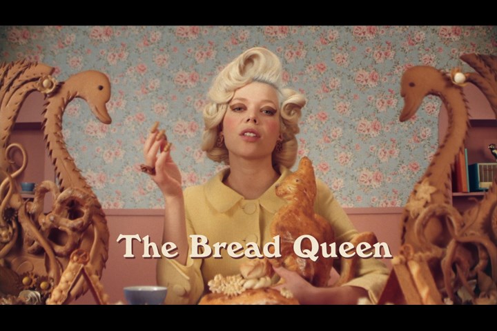 The Bread Queen - analog/digital -