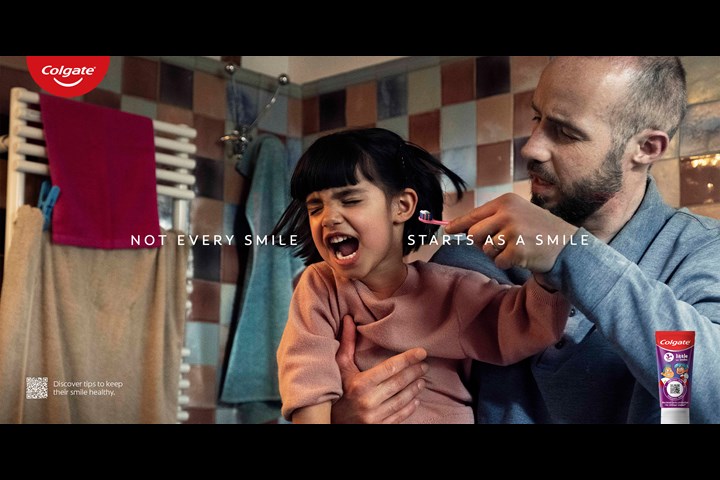 Not every smile starts with a smile - Toothpaste - Colgate