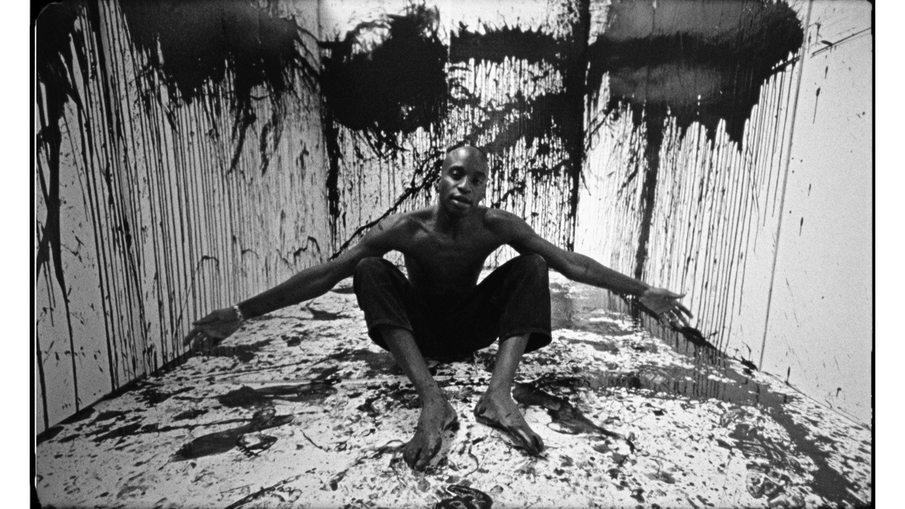 Blurry - Warp - Petite Noir