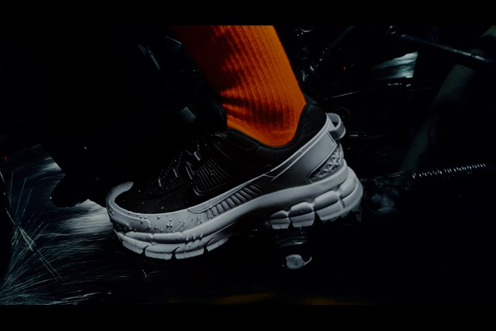Sneaks Up X Nike / Follow The Weather - Zobunus - Sneaks Up