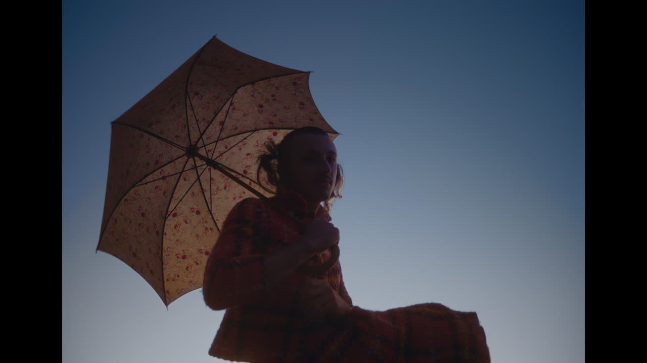Paper Angels - Entropico, Sebastian Hill-Esbrand, Gravy Films - Entropico, Sebastian Hill-Esbrand, Gravy Films