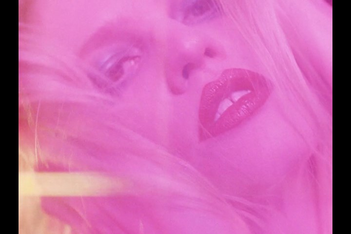 Love Me - Tann Production - MAC