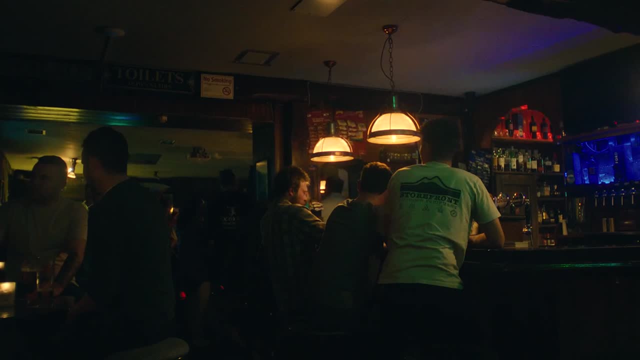 Young Men - Energie Musik - Moncrieff