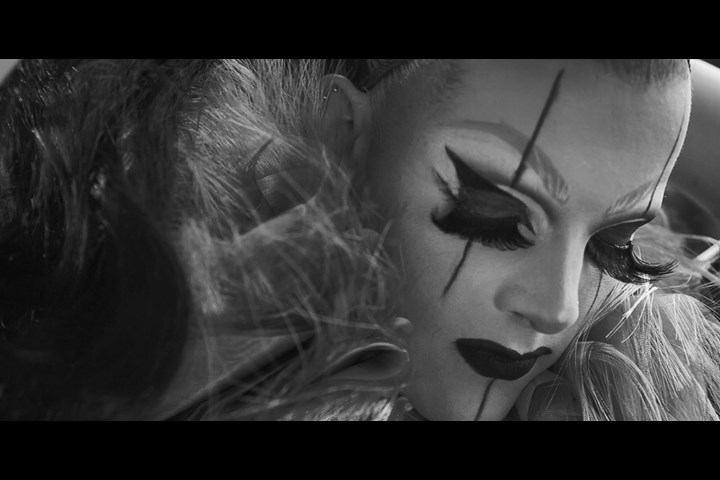 Queens behind the Scenes. - Vyra Productions -