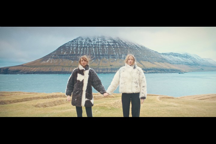 call of nature - Stefanie Gartmann - Gudrun & Gudrun