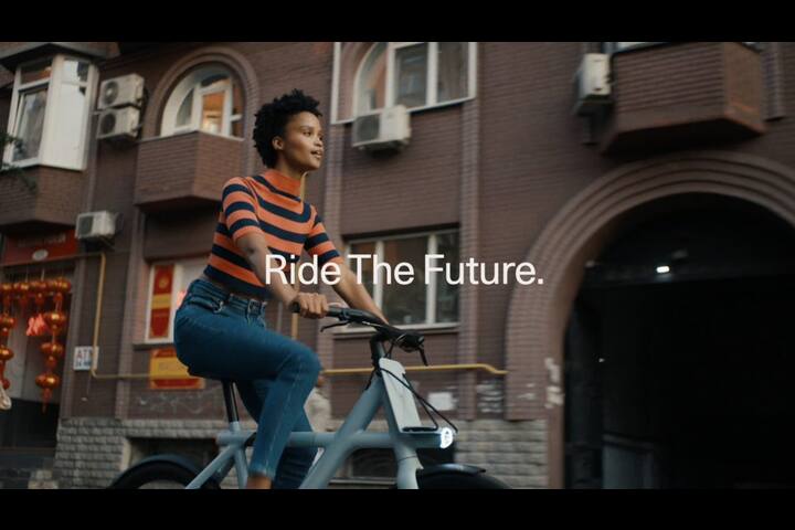 The Future is Forwards - HALAL - VanMoof
