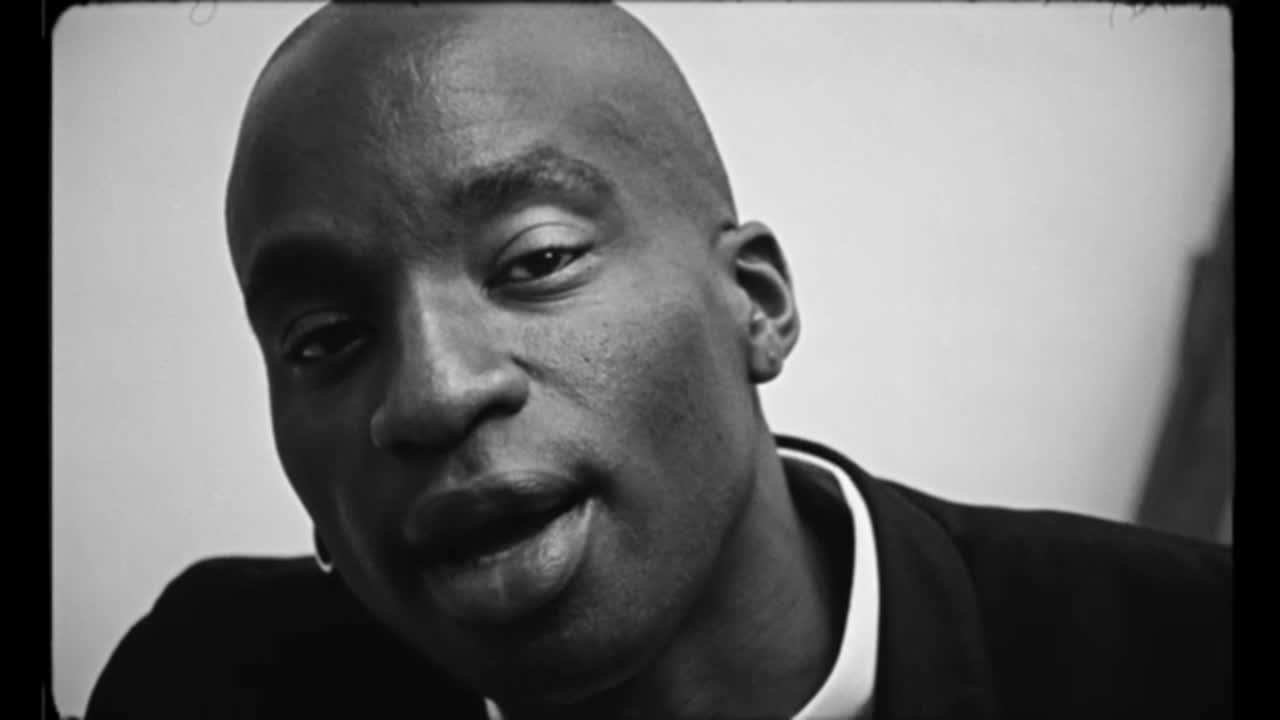 Blurry - Warp - Petite Noir